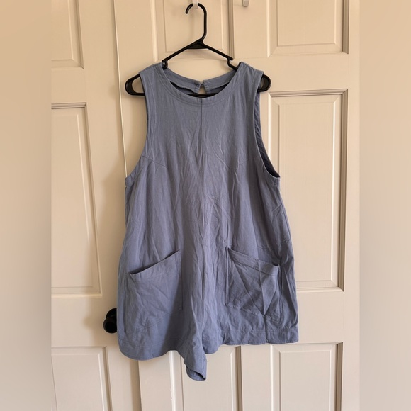 Amazon Pants - EUC blue romper L